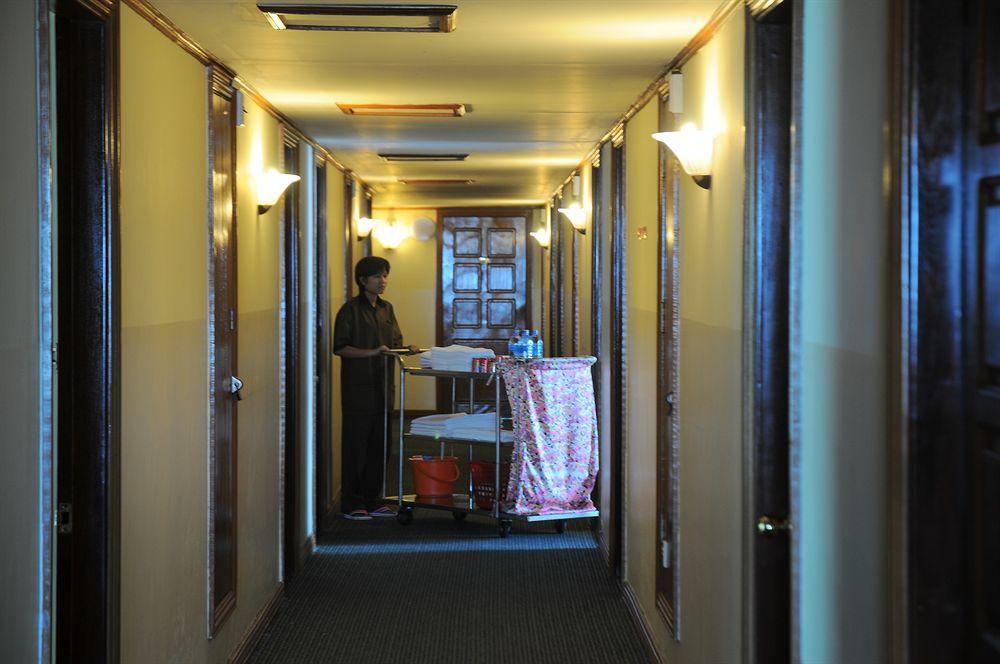 Panda Hotel Yangon Exterior foto