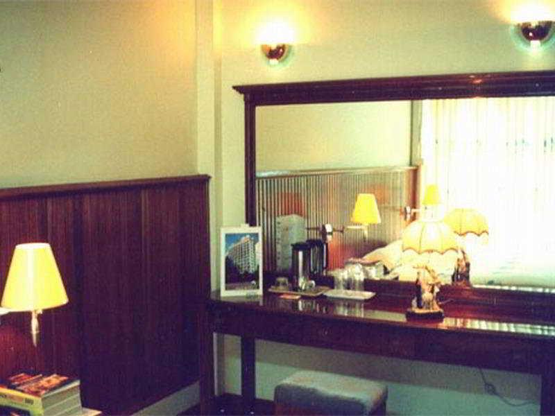 Panda Hotel Yangon Exterior foto
