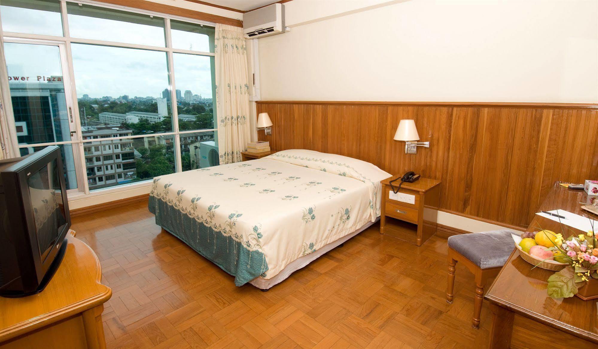 Panda Hotel Yangon Exterior foto